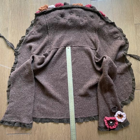 Front tie wrap sweater with collar - Picture 5 of 11